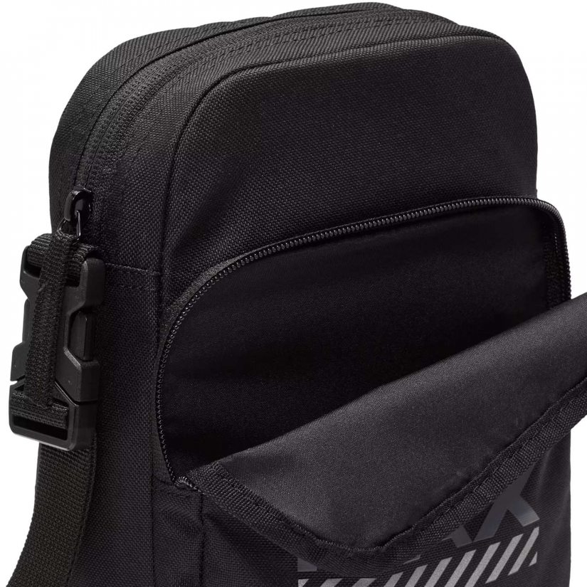 M NK DF CHALLENGER 7UL SHORT